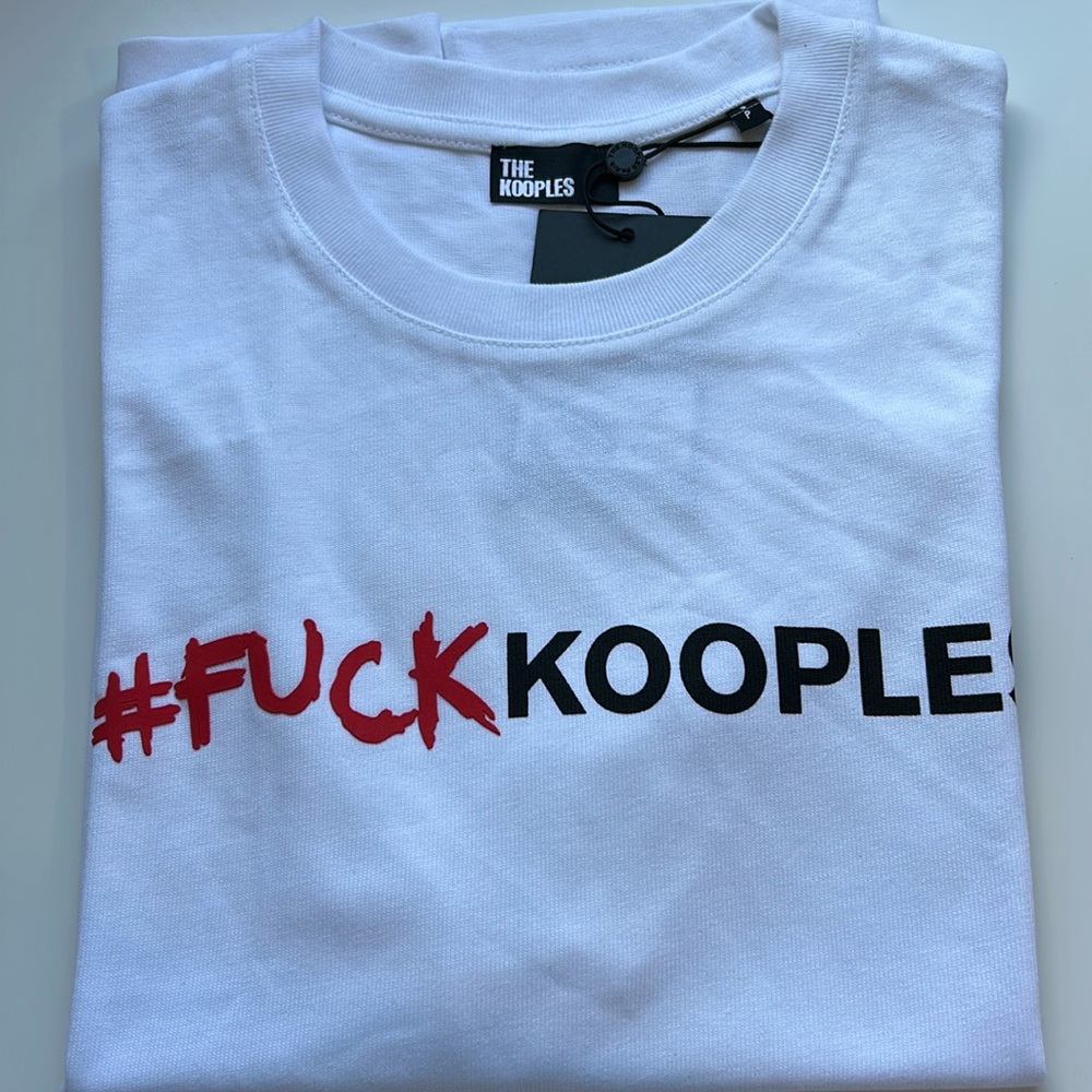 S t-shirt